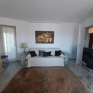Le Republique Apartment