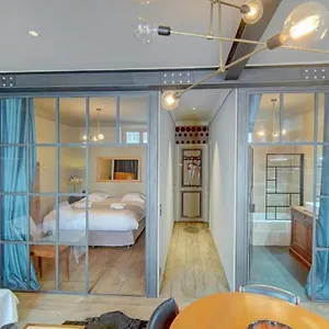 Red & Bleue Yourhosthelper Apartment