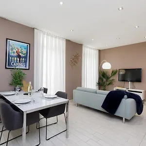 Beautiful 3 Room-flat Near Palais Apartment
