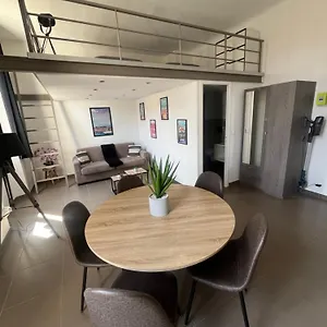 Loft Chaleureux - Climatisation - Wifi - 650 M Du Palais Des Festivals, Appartement